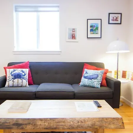 1Br In Quaint Area, Subway 12 Mins To Downtown, Free Evcharge Apartment